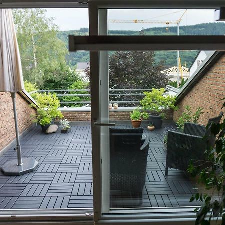 Moderne 70 Qm Wohnung Mit Grosser Dachterrasse Kinheim Bagian luar foto