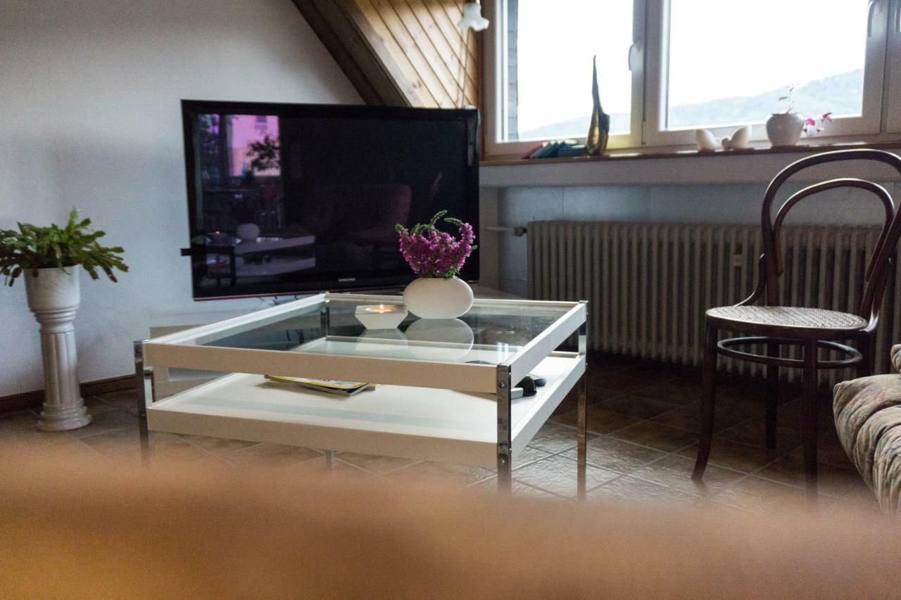 Moderne 70 Qm Wohnung Mit Grosser Dachterrasse Kinheim Bagian luar foto